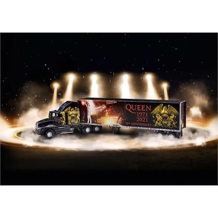 Revell Queen Tour Truck 3D Puzzle Gift Set