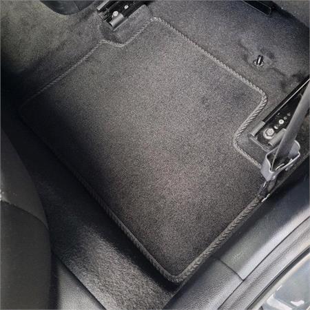 Luxury Tailored Car Mats in Black for Hyundai i30 Estate, 2012 2017   4 Piece   3 Clips