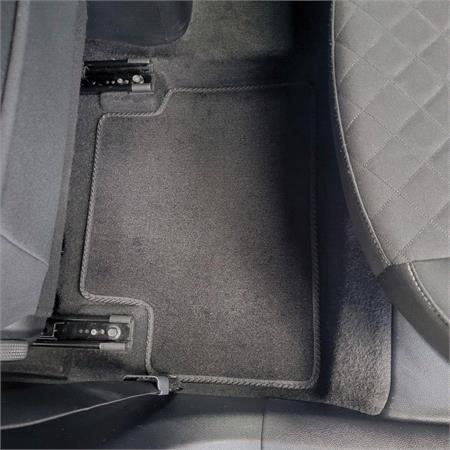 Luxury Tailored Car Mats in Black for Volkswagen Eos 2006 2015   4 Piece   2 Clips In Driver and Passenger Mats