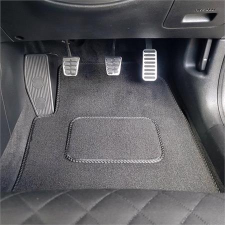 Luxury Tailored Car Mats in Black for Volkswagen Eos 2006 2015   4 Piece   2 Clips In Driver and Passenger Mats