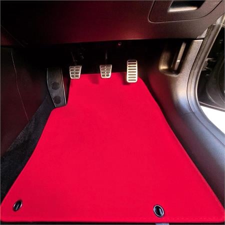 Luxury Tailored Car Mats for Mitsubishi GRANDIS, 2004 2011   Enzo Red   5 Piece   No Clips