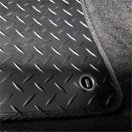 Rubber Tailored Car Mats in Black for Smart FORTWO Coupe, 2004 2007   4 Piece   No Clips