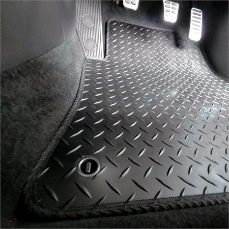 Rubber Tailored Car Mats in Black for Lexus IS III 2013 2020   4 Piece   2 Clips In Driver and Passenger Mats