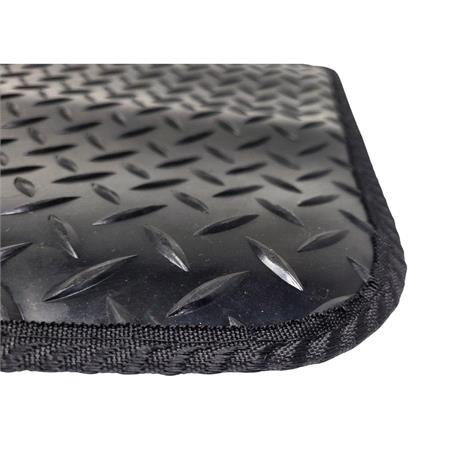 Rubber Tailored Car Mats in Black for Vauxhall Corsa Mk II 2000 2006   4 Piece   2 Clips In Driver and Passenger Mats