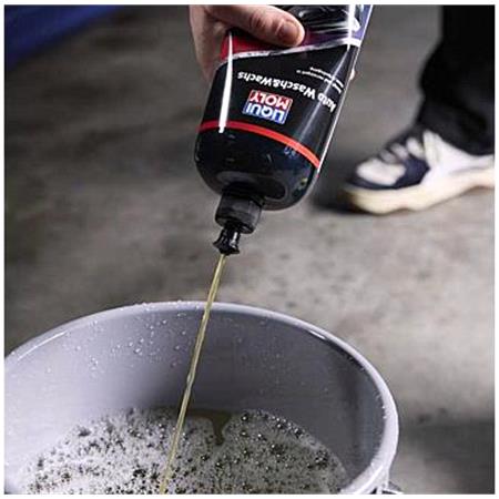 Liqui Moly Car Wash and Wax   1 Litre