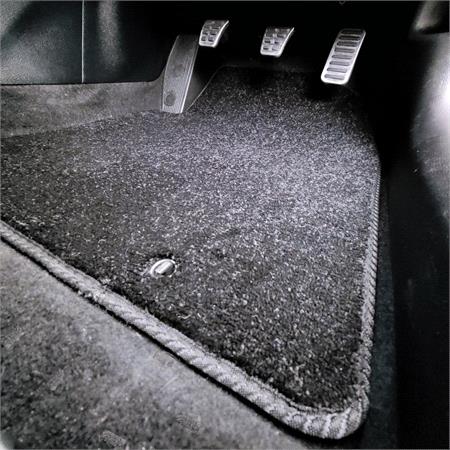 Elite Tailored Car Mats in Black for Mitsubishi GRANDIS, 2004 2011   5 Piece   No Clips