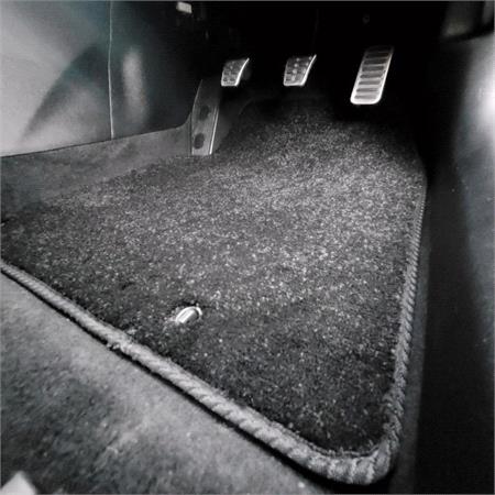 Elite Tailored Car Mats in Black for Mitsubishi GRANDIS, 2004 2011   5 Piece   No Clips