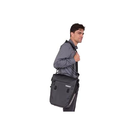 Thule Shield Pannier 22L   Black 