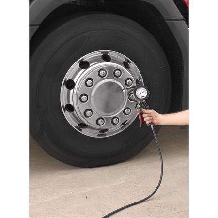 Air Tyre Inflator with High Accuracy 270° Gauge   max 12 bar / 170 psi