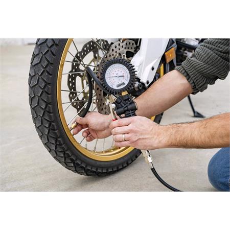Air Tyre Inflator with High Accuracy 270° Gauge   max 12 bar / 170 psi