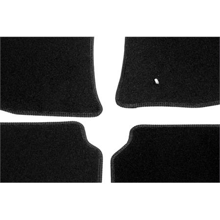 Tailored Car Floor Mats in Black for Toyota Avensis Liftback  2003 2008   2 Clips In Driver