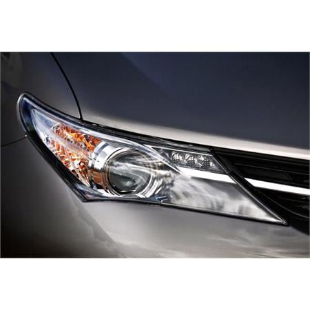 Right Headlamp (Halogen, Takes HIR Bulb, With LED Daytime Running Lamp, Supplied With Motor, Original Equipment) for Toyota AURIS 2013 2015