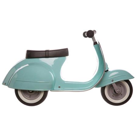 Ambosstoys Primo Ride on Classic Scooter   Mint