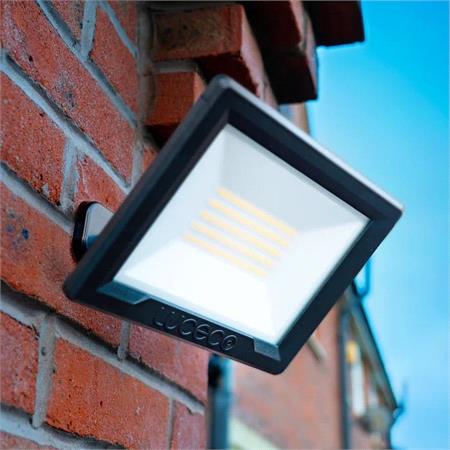 Luceco Essence Multi Position Floodlight 50W 5250lm 4000K IP65 PIR Dask or Dawn   Black