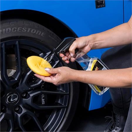 Meguiars Ultimate Insane Shine Tyre Spray   473 ml