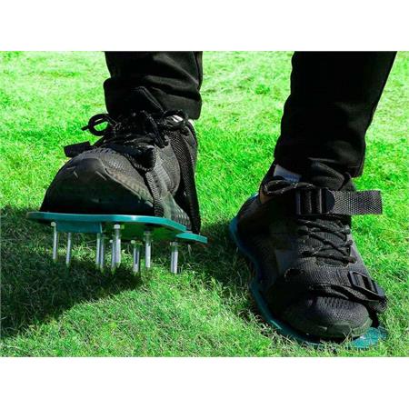 Lawn Aerator Shoes with Plastic Buckle Strap   45mm Spikes