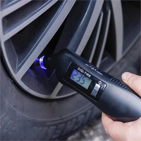 Streetwize Digital LCD Tyre Pressure Gauge with LED Torch