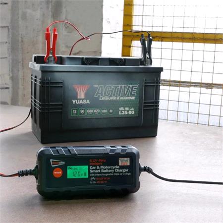Streetwize 4Amp 6/12V Smart Battery Charger with Clamps & O Ring