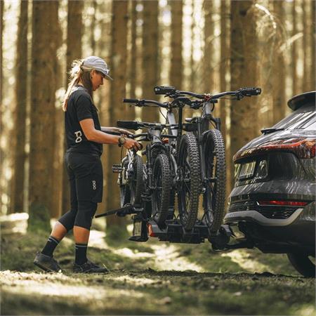 Thule EasyFold 3 Towbar Mounted Bike Rack for 3 Bikes   Black