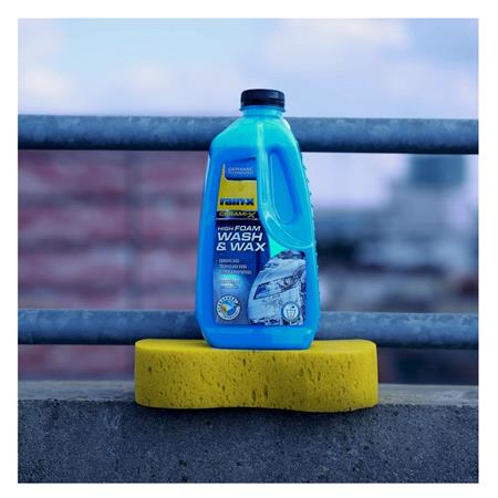 Rain X Ceramic High Foam Wash & Wax 1L + Sponge 
