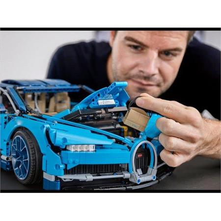 LEGO Technic: Bugatti Chiron Sports Race Car Set 42083