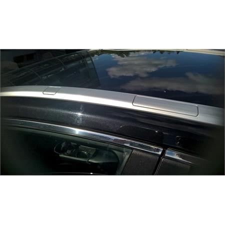 Complete set of aluminium roof bars, supplied with locks and keys