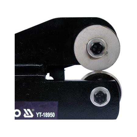 SHEARS FOR CUTTING METAL SHEET