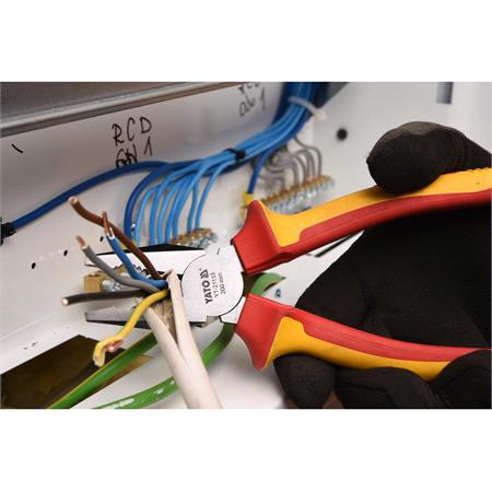 INSULATED COMBINATION PLIERS 200MM VDE