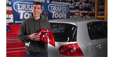 How to Replace a Tail Light