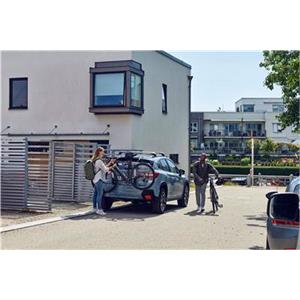 Thule OutWay Hanging Trunk Mounted Bike Rack for 3 Bikes